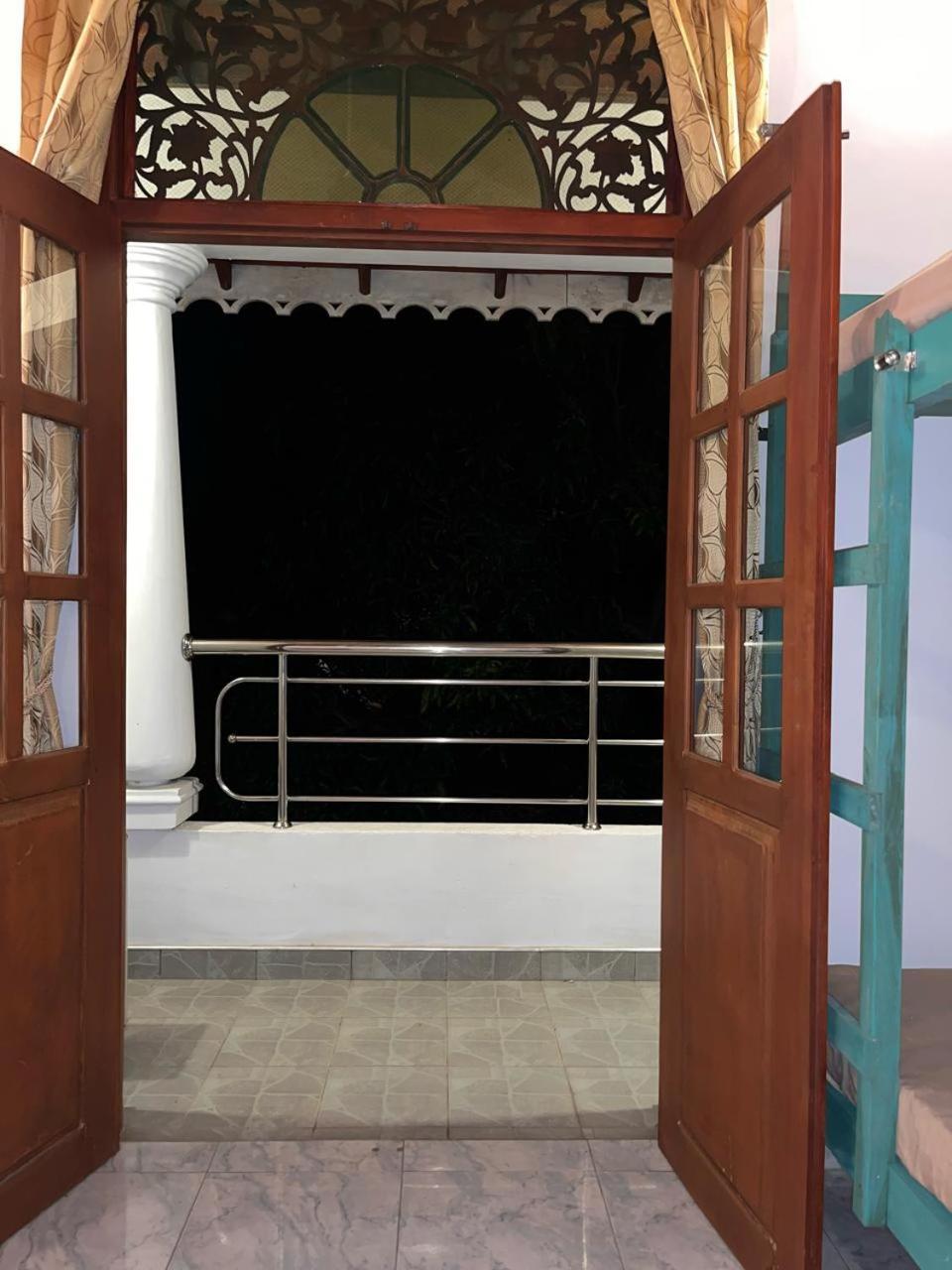 Ceylon Glory Hostel Негомбо Екстериор снимка