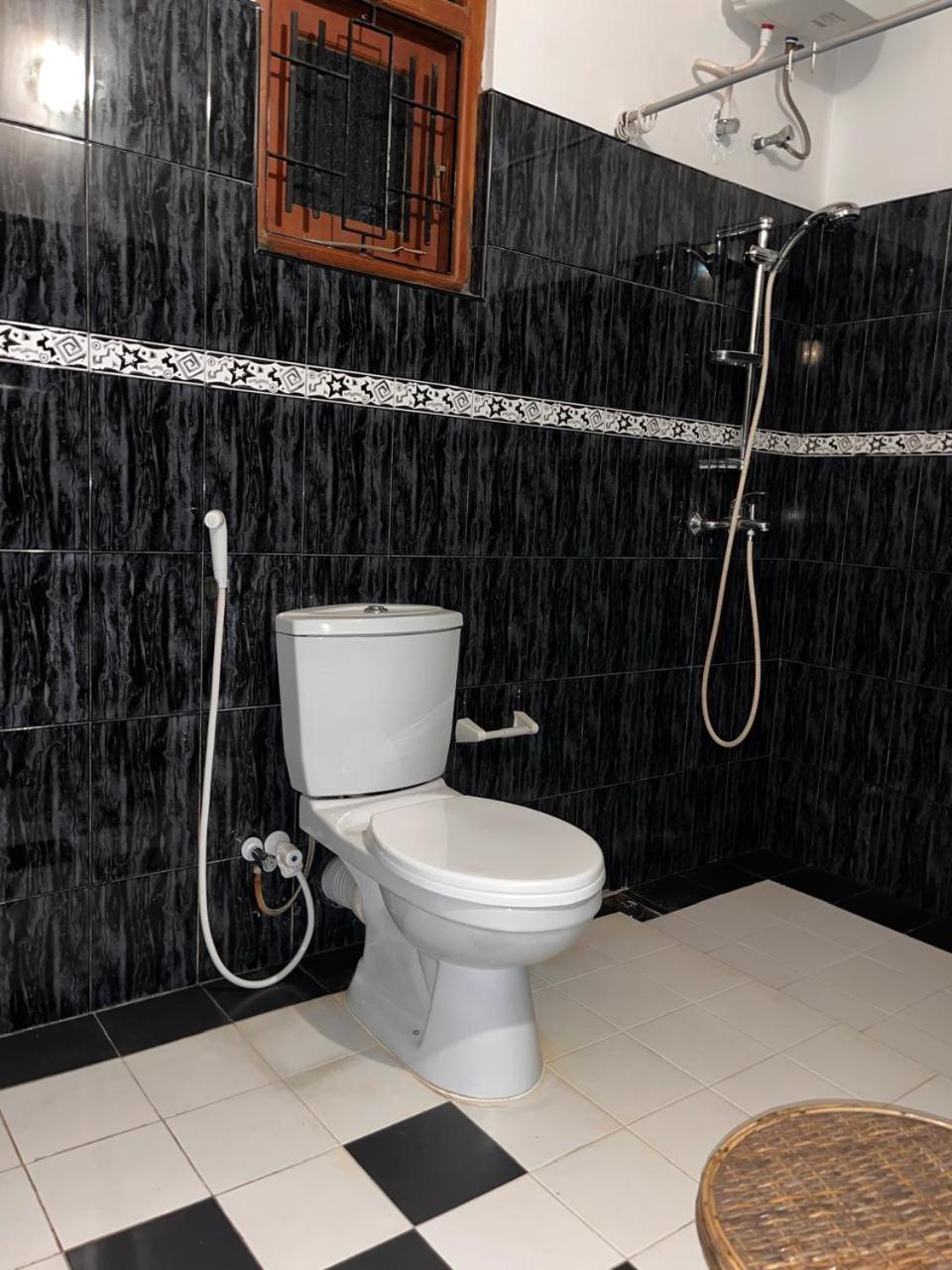 Ceylon Glory Hostel Негомбо Екстериор снимка