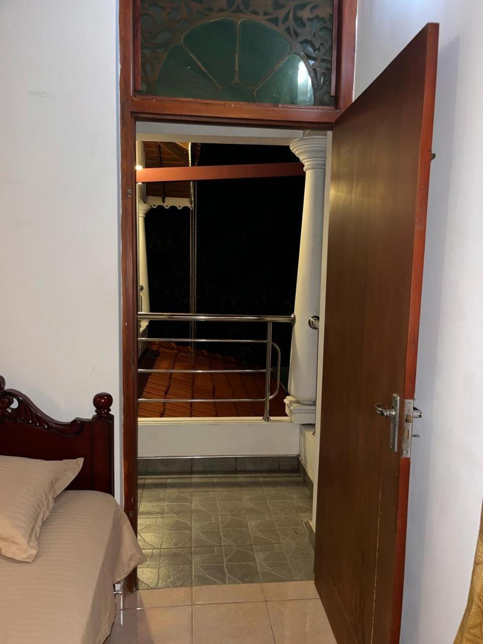 Ceylon Glory Hostel Негомбо Екстериор снимка